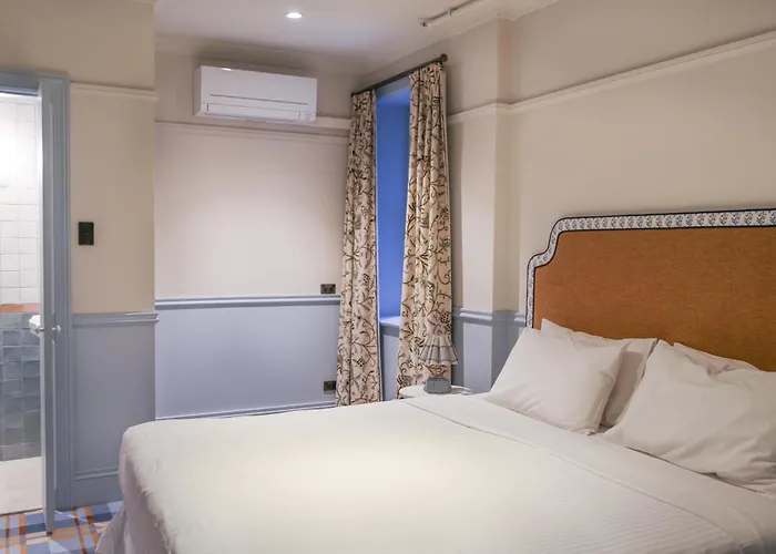 No 9 Springfield Hotel